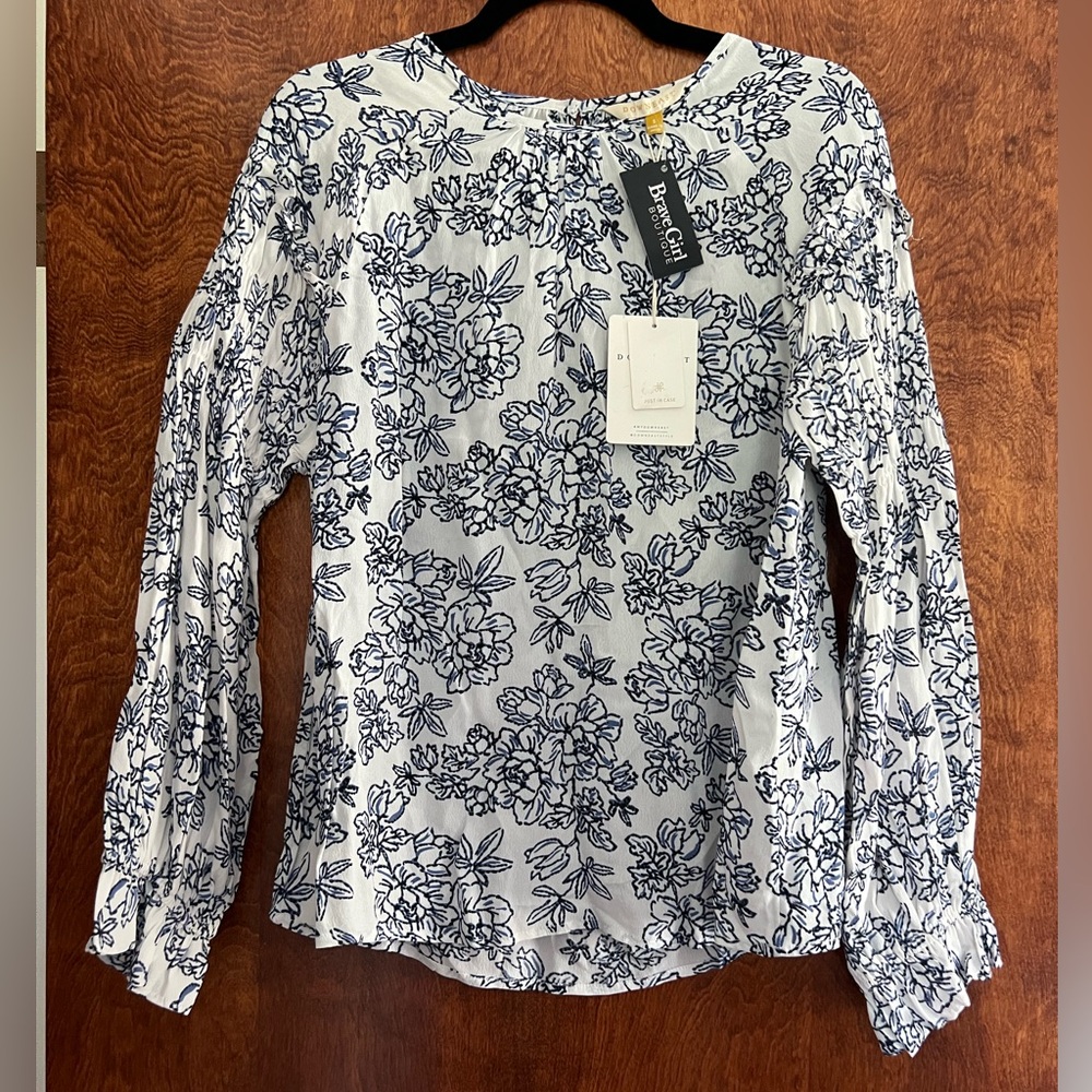NWT Size S White and‎ Black/Blue Floral Blouse Sakura Blooming